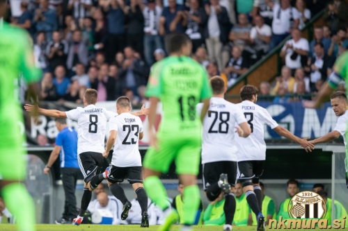 Veselje Luke Bobičanca in soigralcev po vodstvu z 1:0.
