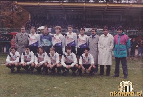 NK Mura-Maribor 2:0, 31. 10. 1992. Stojijo (od leve): Ervin Kerčmar - direktor, Robert Belec, Anto Jakovljević, Feri Cifer, Ekrem Omerović, Bojan Jančar, Geza Šebök - član upravnega odbora, Bojan Prašnikar - trener, Milivoj Gavrilović - pomočnik trenerja. Čepijo: Jože Kosi, Mirsad Granov, Kristijan Cener, Anton Slavic, Jože Vori, Jožef Kokaš. Foto: Franc Bobovec
