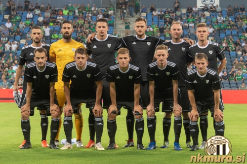 Začetna enajsterica  Mure. Zgornja vrsta: Alen Kozar, Matko Obradović, Luka Šušnjara, Aleksandar Bošković, Matic Maruško in Luka Bobičanec. Spodnja vrsta: Žiga Kous, Amadej Maroša, Jon Šporn, Žan Karničnik in Klemen Šturm.