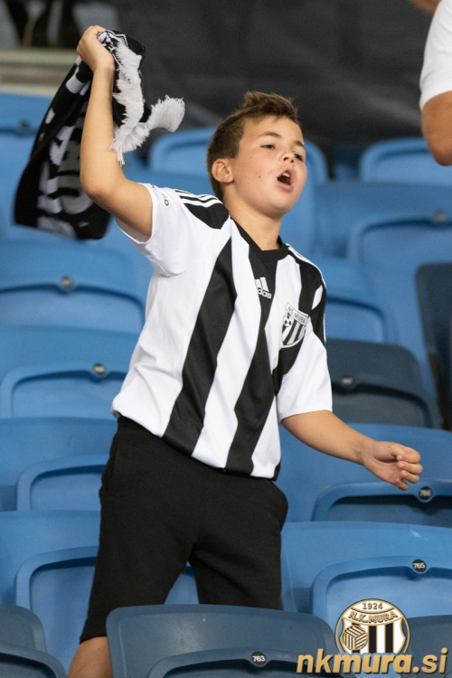 Odločna podpora s tribun stadiona Sammy Ofer