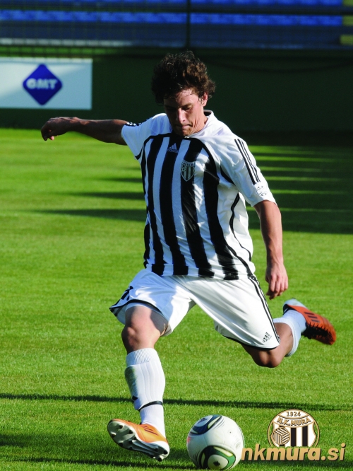 Erik Janža v sezoni 2011/2012.