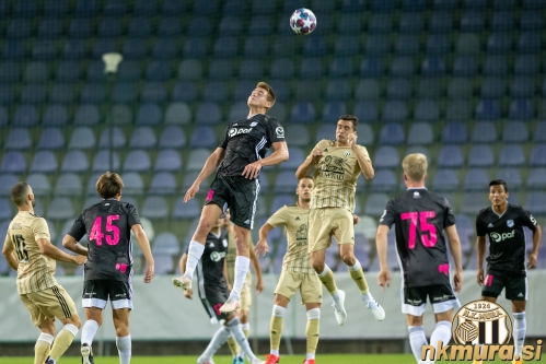 V skoku Alex Matthiat Tamm in Jan Gorenc.