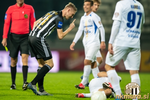 Žan Kerničnik se jezi na igralca Celja.
