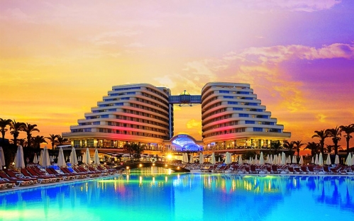Črno-bela baza v Turčiji bo v hotelu Miracle Resort.