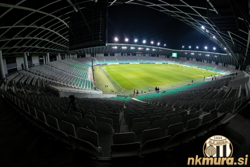Zaradi nevarnosti okužb s koronavirusom je stadion sameval.