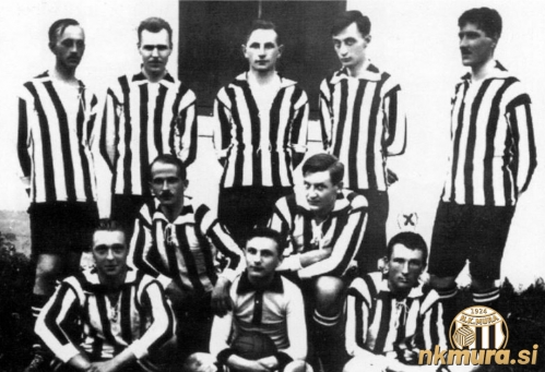 SK Mura iz leta 1925. Stojijo od leve: Emil Šimon, Franc Perkič, Koloman Keresturi, Laci Kardoš in Franc Ramovš. Srednja vrsta: Ludvik Norčič in Koloman Györi. Čepijo: Edi Gregorič, Franc Čenar in Ciril Hočevar.