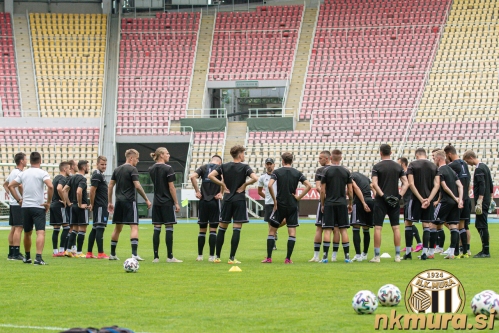 Ponedeljkov večerni trening na stadionu Toše Proeski.