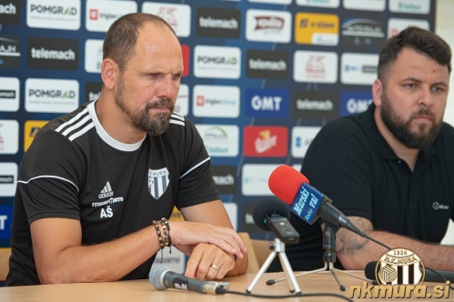 Ante Šimundža in Smiljan Kuhar (voditelj tiskovne konference)