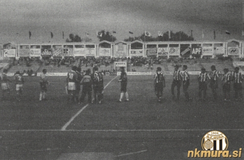 Pred pričetkom tekme v Vilni.