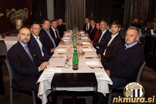V restavraciji Rožmarin v Mariboru je dan pred tekmo potekala uradna večerja obeh klubov.
