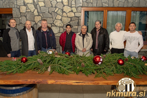 Od leve: Duško Vicković, Robert Belec, Franc Cifer, Jožef Kokaš, Nikola Jelić, Drago Posavec, Zlatko Tkalčec in Vladimir Kokol.