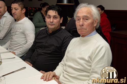 Jožef Kokaš in najstarejši igralec na srečanju Zlatko Tkalčec.