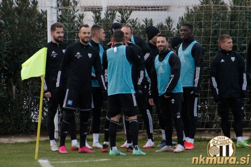 Nogometaši Mure na treningu v Beleku.