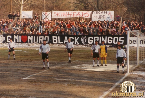 Gneča pred vrati Černjaviča.