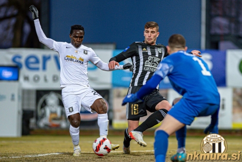 Eric Boakye je potisnil žogo v lastno mrežo.
