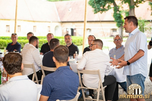 Zbrane je nagovoril podžupan MOMS Zoran Hoblaj. Soboški župan Aleksander Jevšek se je preselil na ministrsko mesto.