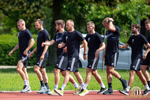 Bobičanec, Kous, Lorbek, Maruško, Beganović, Karamarko, Pucko, K. Cipot na treningu pri Osnovi šoli 1.