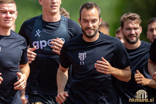 Trening Mure. V ospredju je Žiga Kous.