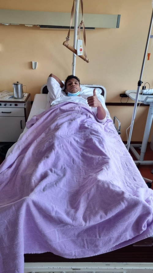 Kobie Morris je prestal operacijo kolena.