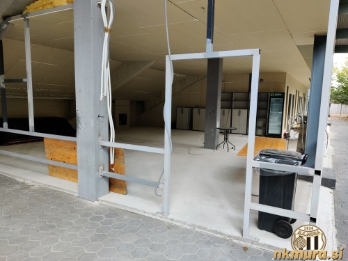 Pogled pod sektorjema A in B.