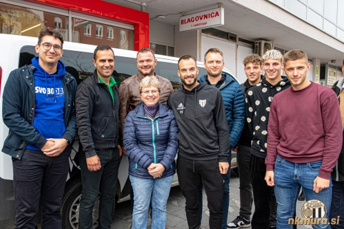 Žiga Kous, Kai Cipot, Tio Cipot in Amar Beganović z oboževalci.