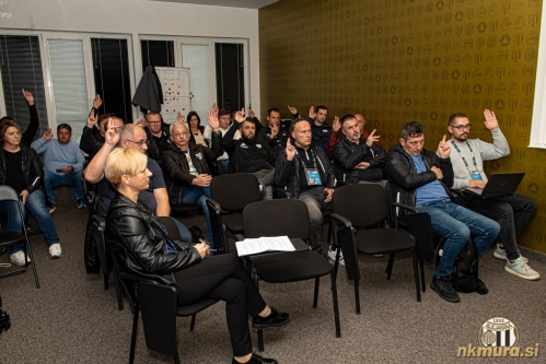 Člani društva so soglasno potrdili postopek pripojitve ženskega nogometnega kluba Nona Pomurje k Muri.