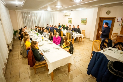 Nogometašice so se zbrale v okrepčevalnici Duh v Beltincih. Zbrane je nagovoril župan Beltinec Marko Virag.