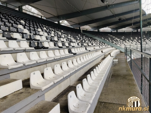 Južna tribuna.