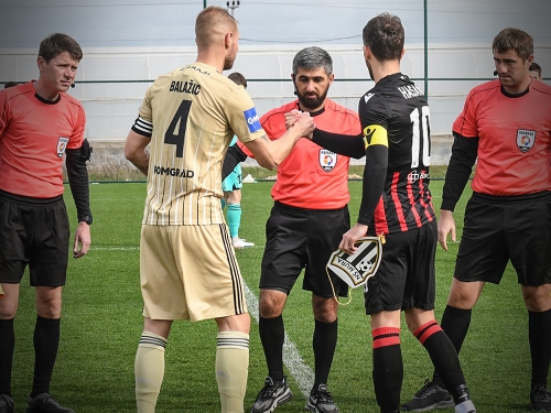 Pozdrav kapetanov Gregorja Balažica in Ferhana Hasanija.