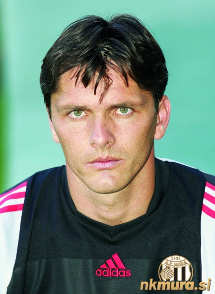 Amel Mujčinović leta 2004.