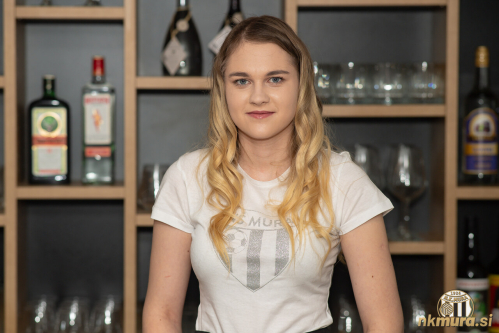 Murin dnevni bar.