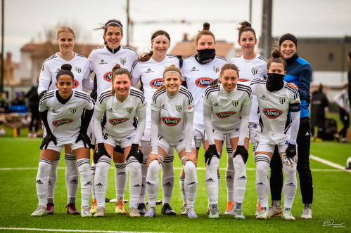 Stojijo od leve: Lea Dolinar, Evelina Kos, Kaja Korošec, Špela Rozmarič, Lucija Kos, Iva Kocijan. Spodnja vrsta: De Jesus Matos Josilene, Tija Šoštarič Karič, Živa Rakovec, Anja Eferl in Špela Kolbl.