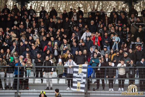 Južna tribuna.
