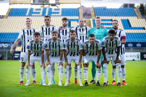 Muraši s tekme proti Celju (30. julij 2023). Stojijo od leve: Dobrovoljc, Sadriu, Shabanhaxhaj, Maruško, Mihelak, Kous. Čepijo: Saitoski, Jurišić, Kurtovič, Maroša in Morris.