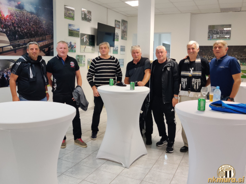 V VIP prostoru. Od leve: Denis Rajbar (športni direktor), Feri Cifer, Štefan Černjavič, Ivan Mertük, Bojan Jančar, Karel Glažar in Štefan Šavel.
