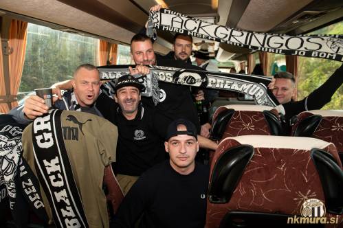 Stara Banda na avtobusu.