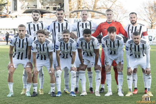 Od leve zgoraj: Shabanhaxhaj, Sadriu, Maruško, Mihelak in Kous.
Od leve spodaj: Brkić, Cottrell, Jurišić, Morris, Tripi in Maroša.