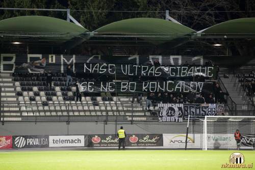 Zgovorno sporočilo Black Gringosov.