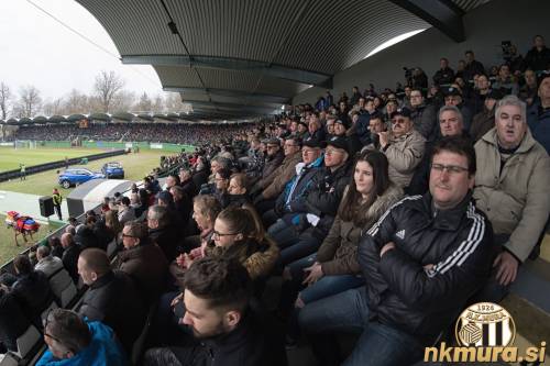 Pogled na tribune.