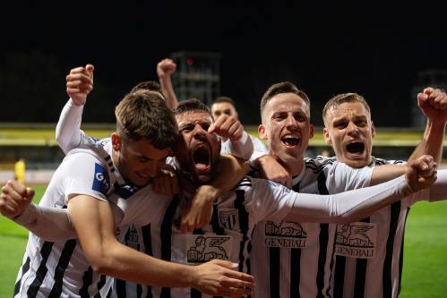 Veselje po zadetku proti Domžalam. Od leve: Turudija, Maroša, Nuhanović in Antolin.