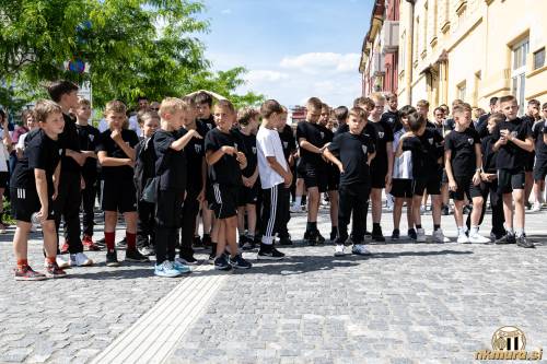 Razstavo so si ogledali tudi mladi nogometaši Mure.