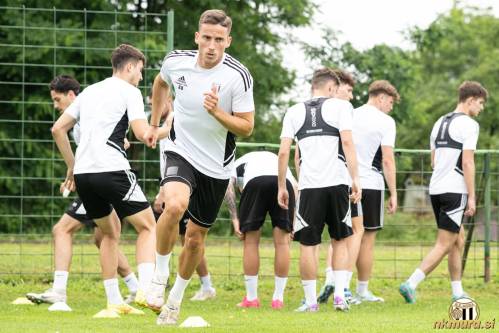 Uvodni trening murašev v Renkovcih. V ospredju je Sandi Nuhanović.