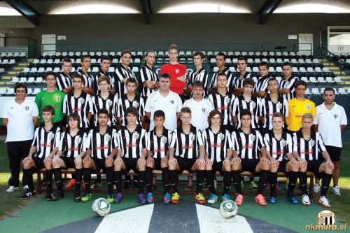 Selekcija U16 v sezoni 2012/13. Stojijo od leve: Verbančič, Ošlaj, Mujdrica, Koprivica, Lebar, Utroša, Hartman, Gorza, Škrilec, Šuša, Titan. Srednja vrsta: Vratarč (tehnični vodja), Raduha, Nemec, Jud, Malačič, Štivan (vodja NŠ), Črnko (trener), Ajlec, Kovač, Prelec, Tot, Titan (pomočnik trenerja). Sedijo: Lehko, Zadravec, Baranja, Gregorec, Klobasa, Ulaga, Džafič, Ostanek, Balažic in Bukovec.