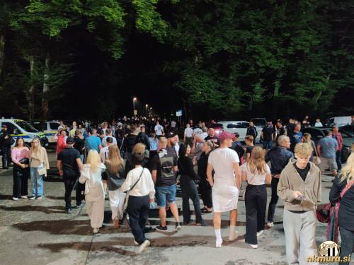 Odhod s tekme po koncu tekme.