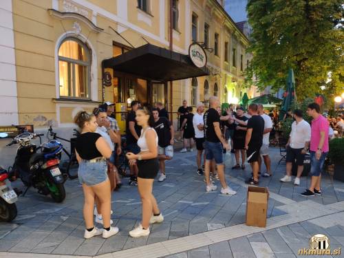 Pred Zvezdo.