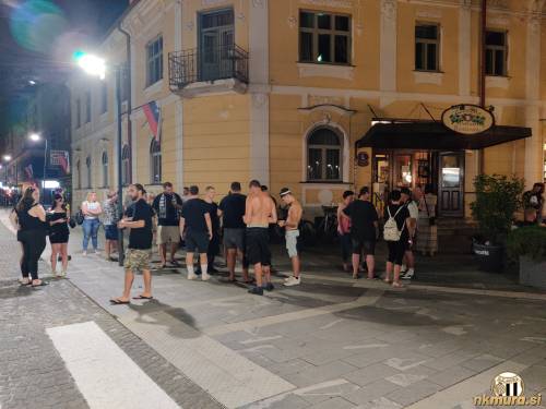 Pred Zvezdo.