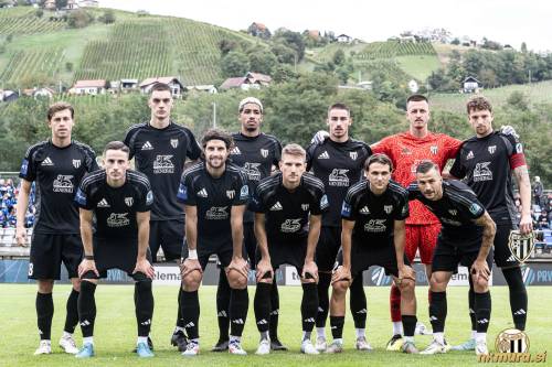 Začetna enajsterica Mure. Stojijo od leve: Julardžija, Proleta, Bezerra, Vizinger, Raduha in Cipot. Čepijo: Nuhanović, Junčaj, Vrbanec, Ščernjavič in Miloš.