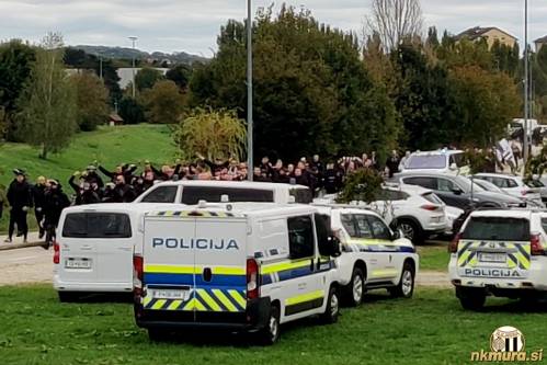 Prihod Black Gringosov na stadion v Lendavi.
