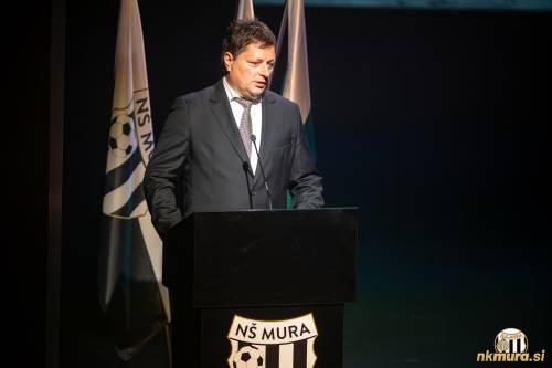 Predsednik Robert Kuzmič.