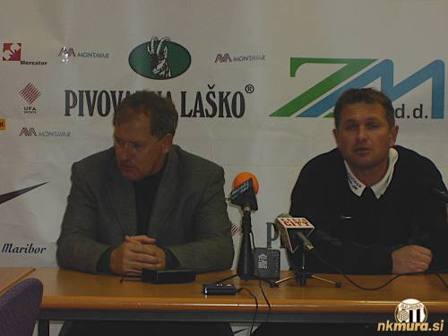 Na novinarski konferenci po tekmi. Levo trener Mure Milan Miklavič, desno trener Maribora Matjaž Kek.